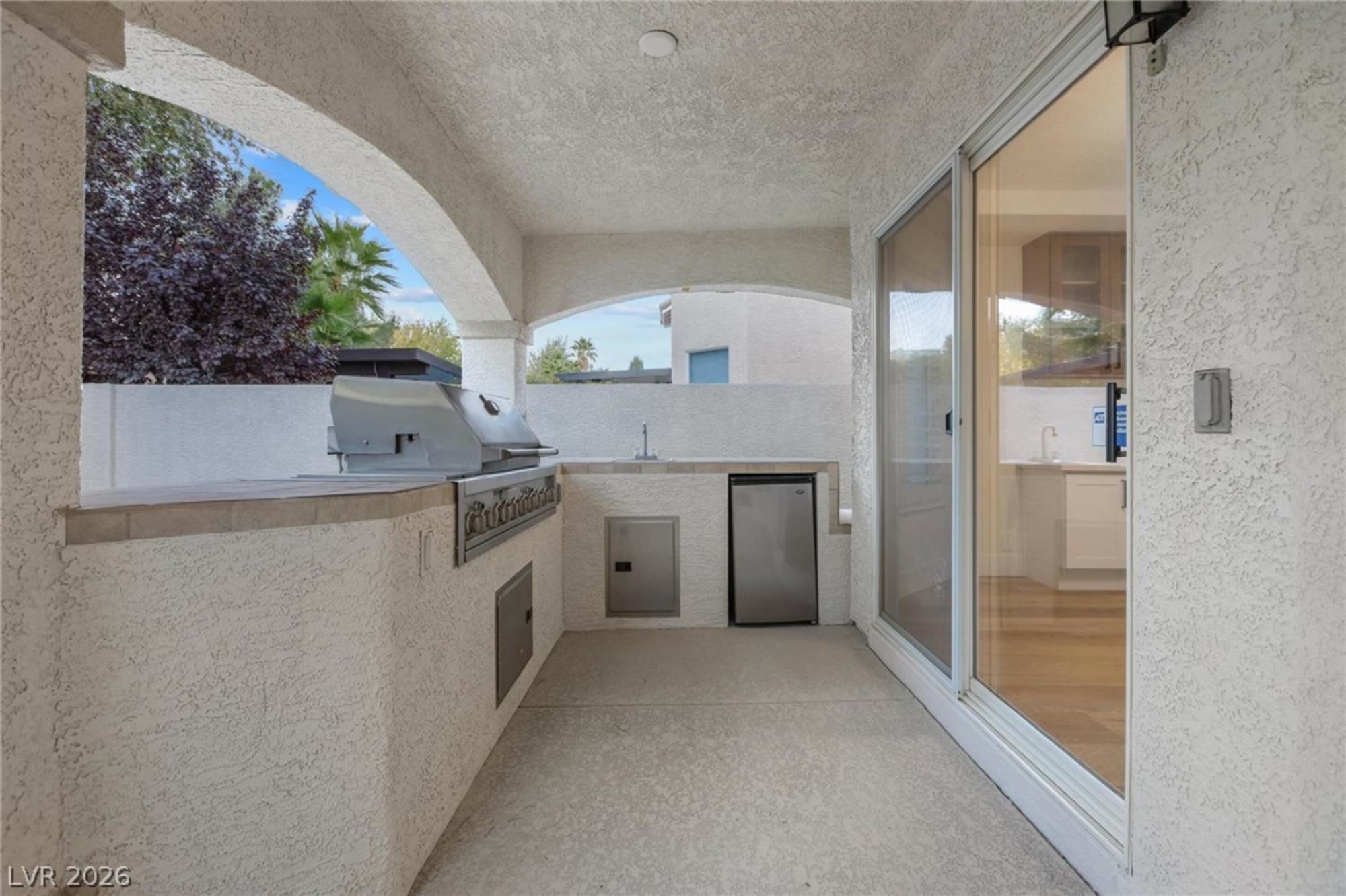 Outdoor kitchen